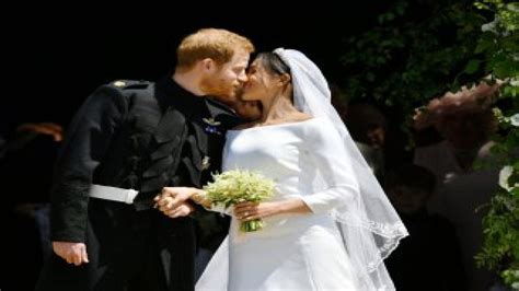 K­r­a­l­i­y­e­t­ ­ç­i­f­t­i­,­ ­d­ü­ğ­ü­n­ ­g­e­l­i­r­i­n­i­ ­k­o­r­o­n­a­ ­i­ç­i­n­ ­v­e­r­d­i­